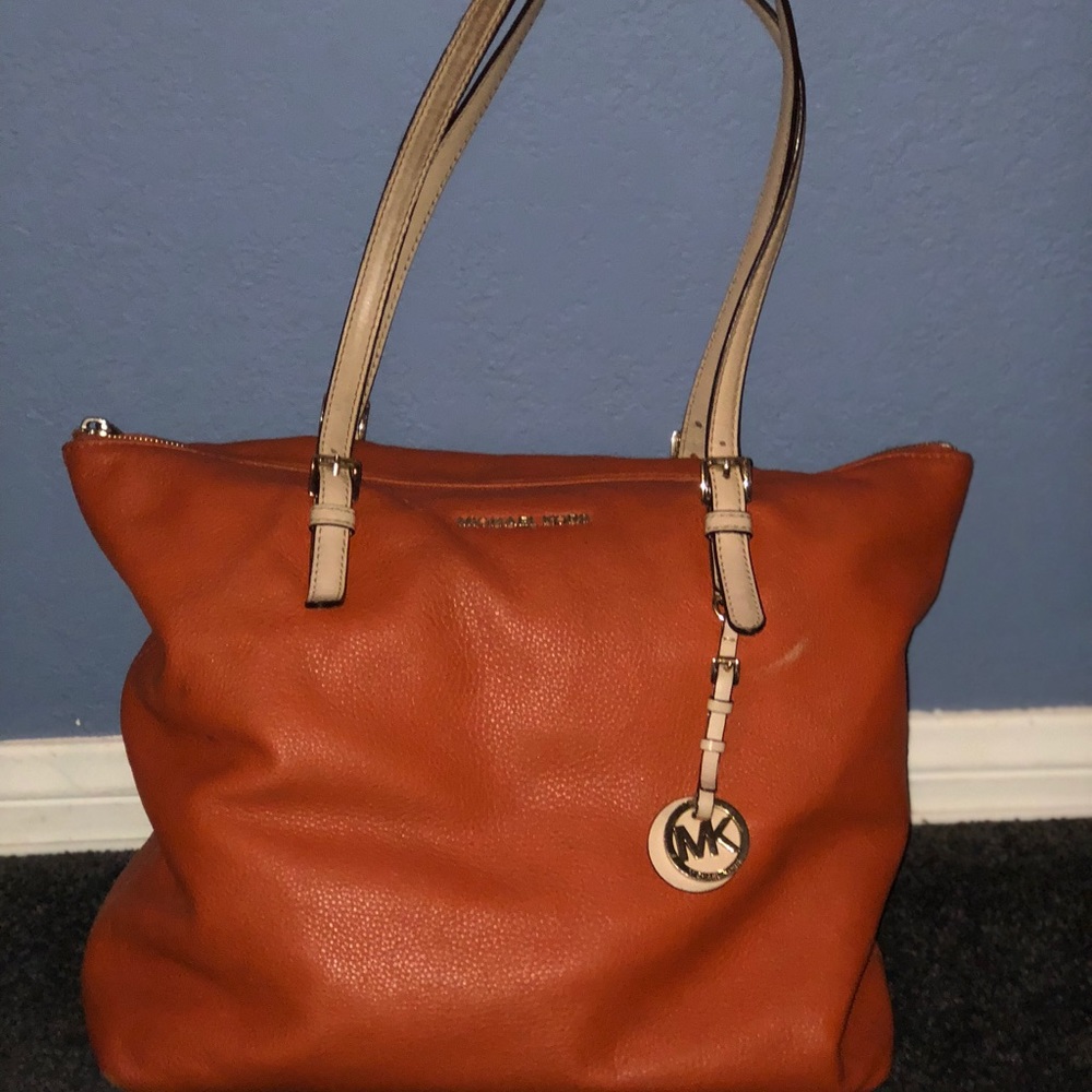 Michael Kors, Michael series leather purse 👜 .